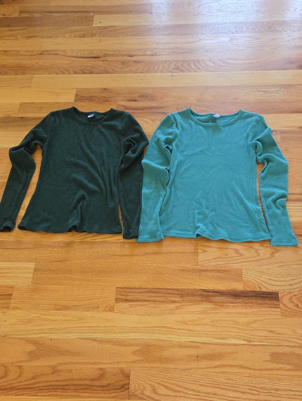 Two Old Navy Ribbed Long-Sleeve Dark Green & Teal Cotton Tees Size Medium